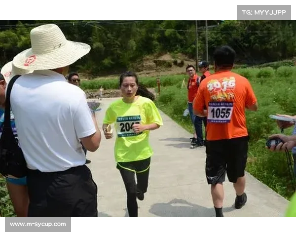 以民族特色颁奖仪式打造孟连绿跑终点亮点彰显独特地域文化魅力