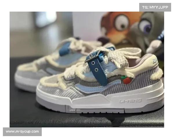 运动品牌李宁与迪士尼推出联名系列，融合体育与流行文化。